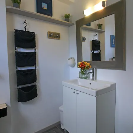 Apartment Captain's *